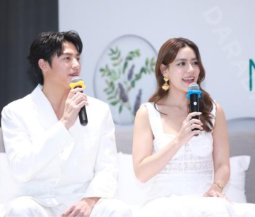 งานแถลงข่าว เดนทิสเต้ พร้อมพรีเซนเตอร์คู่รักหวาน "หมาก-คิม"