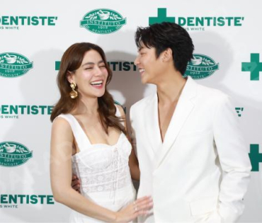 งานแถลงข่าว เดนทิสเต้ พร้อมพรีเซนเตอร์คู่รักหวาน "หมาก-คิม"