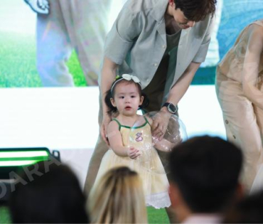 งานแถลงข่าวเปิดตัวแคมเปญ AMAZING DOS พบ "พ่อบีม หม่ามี้ออย พี่พีร์ พี่ธีร์ น้องอัญญา น้องอัยวา"