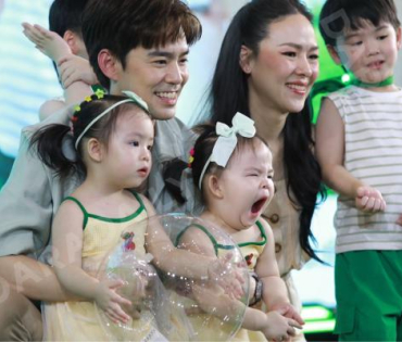 งานแถลงข่าวเปิดตัวแคมเปญ AMAZING DOS พบ "พ่อบีม หม่ามี้ออย พี่พีร์ พี่ธีร์ น้องอัญญา น้องอัยวา"