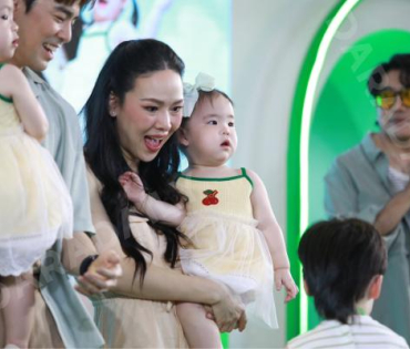 งานแถลงข่าวเปิดตัวแคมเปญ AMAZING DOS พบ "พ่อบีม หม่ามี้ออย พี่พีร์ พี่ธีร์ น้องอัญญา น้องอัยวา"