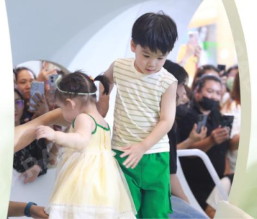 งานแถลงข่าวเปิดตัวแคมเปญ AMAZING DOS พบ "พ่อบีม หม่ามี้ออย พี่พีร์ พี่ธีร์ น้องอัญญา น้องอัยวา"