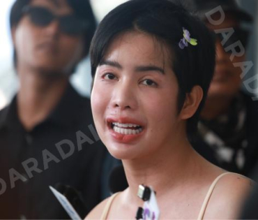 “นารา เครปกะเทย” เข้าพบตำรวจ หลังเคยร่วมไลฟ์กับ “แม่ตั๊ก” ยันไม่รู้ทองปลอม กลัวต้องกลับเข้าคุกอีกรอบ