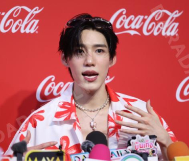 งาน "โค้ก“ แชร์ความสุข กับแคมเปญ ส่งCokeให้ พบ "พีพี กฤษฏ์"