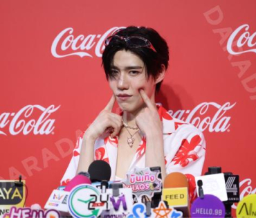 งาน "โค้ก“ แชร์ความสุข กับแคมเปญ ส่งCokeให้ พบ "พีพี กฤษฏ์"