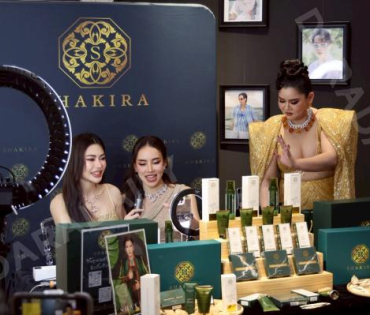 งานเปิดตัว “Shakira Glow Body Oil” กับ 2 สาวคู่จิ้น "กชเบล ศรัณย์รัชต์, เผือก พิพัฒน์"