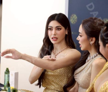 งานเปิดตัว “Shakira Glow Body Oil” กับ 2 สาวคู่จิ้น "กชเบล ศรัณย์รัชต์, เผือก พิพัฒน์"