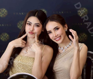งานเปิดตัว “Shakira Glow Body Oil” กับ 2 สาวคู่จิ้น "กชเบล ศรัณย์รัชต์, เผือก พิพัฒน์"