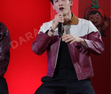 งานเปิดตัวแคมเปญ "Drink to Share" คุณดื่ม = คุณให้ พบ "เต ตะวัน, นิว ฐิติภูมิ"