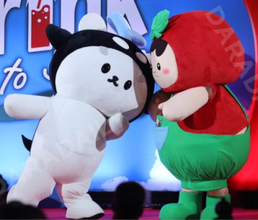 งานเปิดตัวแคมเปญ "Drink to Share" คุณดื่ม = คุณให้ พบ "เต ตะวัน, นิว ฐิติภูมิ"
