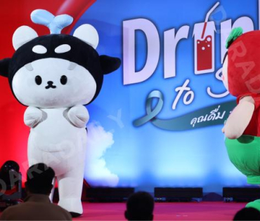 งานเปิดตัวแคมเปญ "Drink to Share" คุณดื่ม = คุณให้ พบ "เต ตะวัน, นิว ฐิติภูมิ"