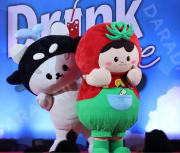 งานเปิดตัวแคมเปญ "Drink to Share" คุณดื่ม = คุณให้ พบ "เต ตะวัน, นิว ฐิติภูมิ"