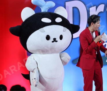 งานเปิดตัวแคมเปญ "Drink to Share" คุณดื่ม = คุณให้ พบ "เต ตะวัน, นิว ฐิติภูมิ"
