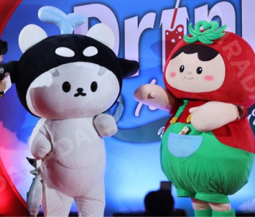 งานเปิดตัวแคมเปญ "Drink to Share" คุณดื่ม = คุณให้ พบ "เต ตะวัน, นิว ฐิติภูมิ"
