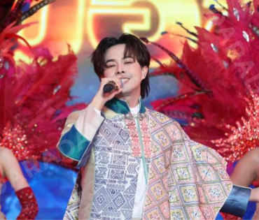 งานแถลงข่าว The Grand Fest Concert 4 ภาค พบ "ณวัฒน์, ลำใย ไหทองคำ, ชาล็อต ออสติน"