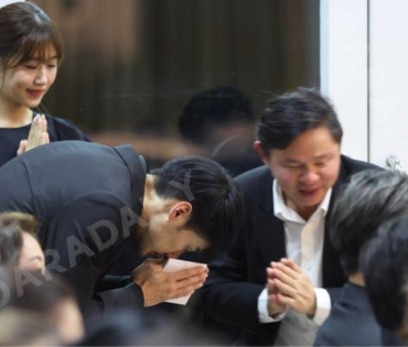 พิธีรดน้ำศพ "คุณแม่งามทิพย์ ฉัตรบริรักษ์"