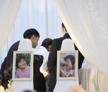 พิธีรดน้ำศพ "คุณแม่งามทิพย์ ฉัตรบริรักษ์"