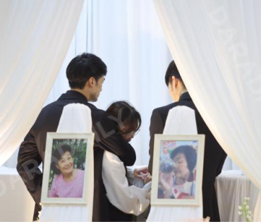 พิธีรดน้ำศพ "คุณแม่งามทิพย์ ฉัตรบริรักษ์"