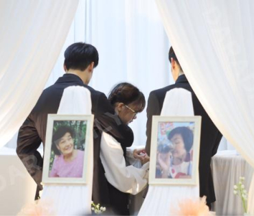 พิธีรดน้ำศพ "คุณแม่งามทิพย์ ฉัตรบริรักษ์"