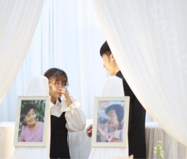 พิธีรดน้ำศพ "คุณแม่งามทิพย์ ฉัตรบริรักษ์"