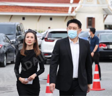 พิธีสวดอภิธรรม "คุณแม่งามทิพย์ ฉัตรบริรักษ์" คืนที่สาม