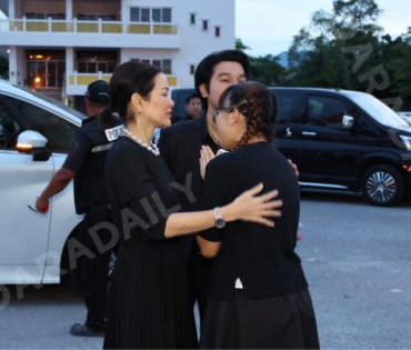 พิธีสวดอภิธรรม "คุณแม่งามทิพย์ ฉัตรบริรักษ์" คืนที่สาม
