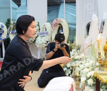 พิธีสวดอภิธรรม "คุณแม่งามทิพย์ ฉัตรบริรักษ์" คืนที่สาม