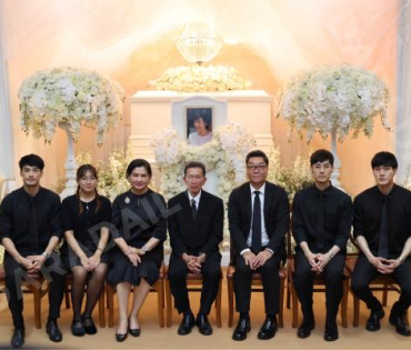 พิธีสวดอภิธรรม "คุณแม่งามทิพย์ ฉัตรบริรักษ์" คืนที่สาม