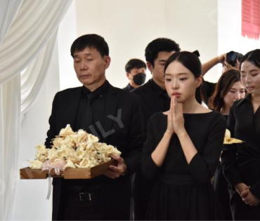 พิธีฌาปนกิจ คุณแม่เพ็กแฮม สันตินธรกุล (คุณแม่นนกุล)