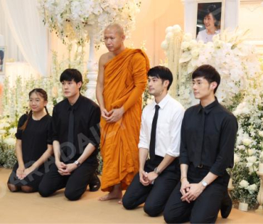 พิธีสวดอภิธรรม "คุณแม่งามทิพย์ ฉัตรบริรักษ์" คืนที่ห้า