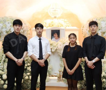 พิธีสวดอภิธรรม "คุณแม่งามทิพย์ ฉัตรบริรักษ์" คืนที่ห้า