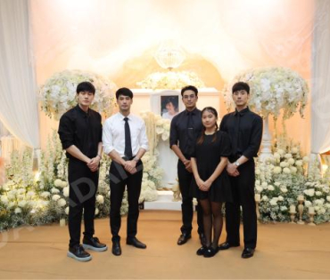 พิธีสวดอภิธรรม "คุณแม่งามทิพย์ ฉัตรบริรักษ์" คืนที่ห้า