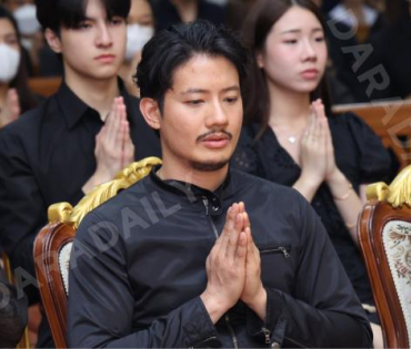 พิธีสวดอภิธรรม "คุณแม่งามทิพย์ ฉัตรบริรักษ์" คืนที่หก