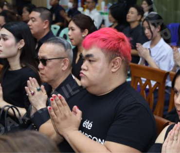 พิธีสวดอภิธรรม "คุณแม่งามทิพย์ ฉัตรบริรักษ์" คืนที่หก