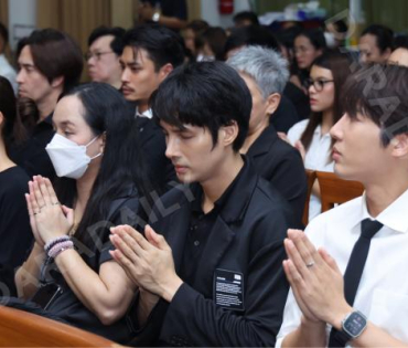 พิธีสวดอภิธรรม "คุณแม่งามทิพย์ ฉัตรบริรักษ์" คืนที่หก