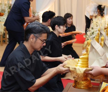 พิธีสวดอภิธรรม "คุณแม่งามทิพย์ ฉัตรบริรักษ์" คืนที่หก
