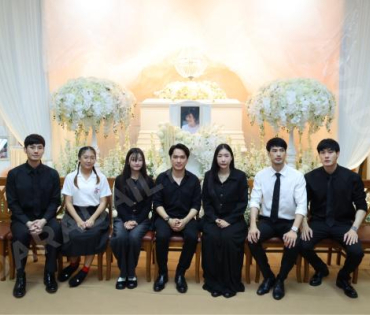 พิธีสวดอภิธรรม "คุณแม่งามทิพย์ ฉัตรบริรักษ์" คืนที่หก