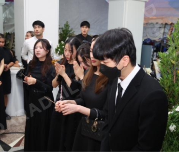พิธีสวดอภิธรรม "คุณแม่งามทิพย์ ฉัตรบริรักษ์" คืนที่หก
