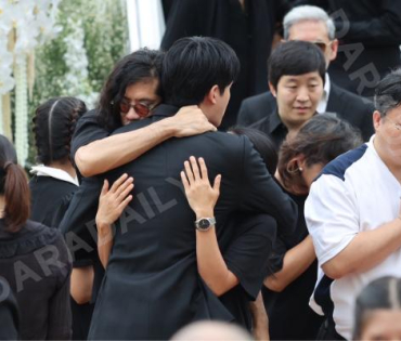  พิธีฌาปนกิจ "คุณแม่งามทิพย์ ฉัตรบริรักษ์"