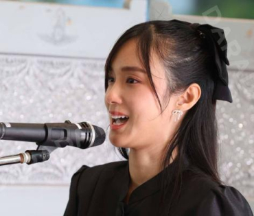 พิธีฌาปณกิจคุณพ่อของ"เก๋ไก๋ ณัฐธิชา" ณ วัดพระศรีมหาธาตุ