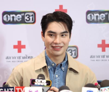 งาน "หน้านิ่งอาสา  สภากาชาดไทย"  ถกลเกียรติ วีรวรรณ พร้อมด้วย เดช บุนนาค