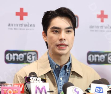 งาน "หน้านิ่งอาสา  สภากาชาดไทย"  ถกลเกียรติ วีรวรรณ พร้อมด้วย เดช บุนนาค