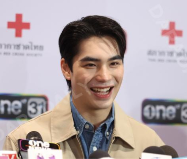 งาน "หน้านิ่งอาสา  สภากาชาดไทย"  ถกลเกียรติ วีรวรรณ พร้อมด้วย เดช บุนนาค