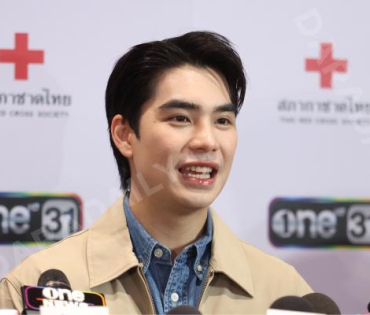 งาน "หน้านิ่งอาสา  สภากาชาดไทย"  ถกลเกียรติ วีรวรรณ พร้อมด้วย เดช บุนนาค