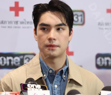 งาน "หน้านิ่งอาสา  สภากาชาดไทย"  ถกลเกียรติ วีรวรรณ พร้อมด้วย เดช บุนนาค