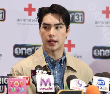 งาน "หน้านิ่งอาสา  สภากาชาดไทย"  ถกลเกียรติ วีรวรรณ พร้อมด้วย เดช บุนนาค