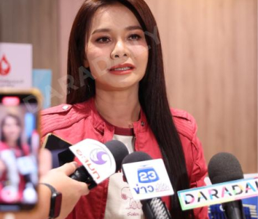 งาน "หน้านิ่งอาสา  สภากาชาดไทย"  ถกลเกียรติ วีรวรรณ พร้อมด้วย เดช บุนนาค