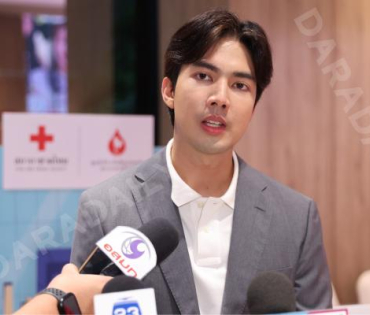 งาน "หน้านิ่งอาสา  สภากาชาดไทย"  ถกลเกียรติ วีรวรรณ พร้อมด้วย เดช บุนนาค
