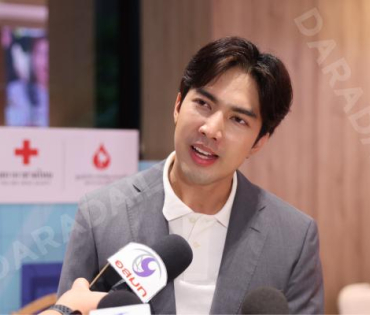 งาน "หน้านิ่งอาสา  สภากาชาดไทย"  ถกลเกียรติ วีรวรรณ พร้อมด้วย เดช บุนนาค