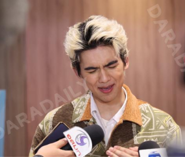 งาน "หน้านิ่งอาสา  สภากาชาดไทย"  ถกลเกียรติ วีรวรรณ พร้อมด้วย เดช บุนนาค